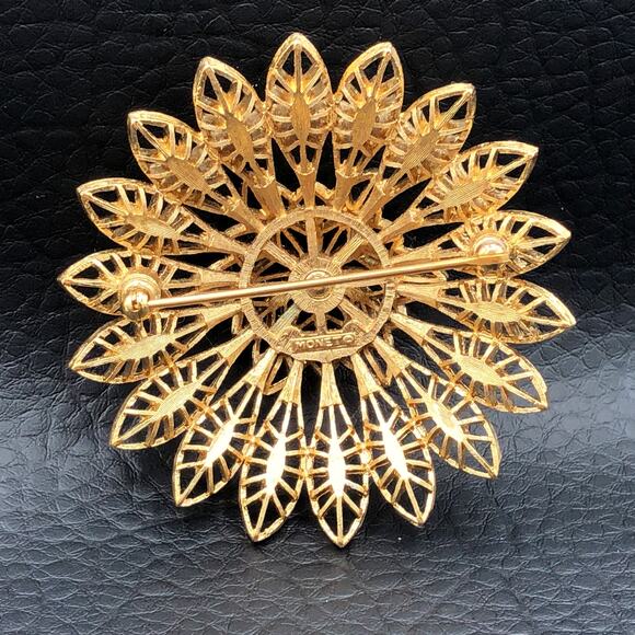 Monet Vintage Gold Tone Dome Brooch Layered Open Work Starburst Flower Pin MCM - Picture 3 of 11